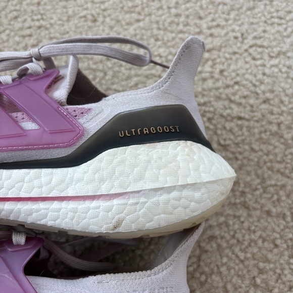Adidas Women's Ultraboost 21 Lightweight Running Shoes - Lavender/White Size 11 - Picture 4 of 8